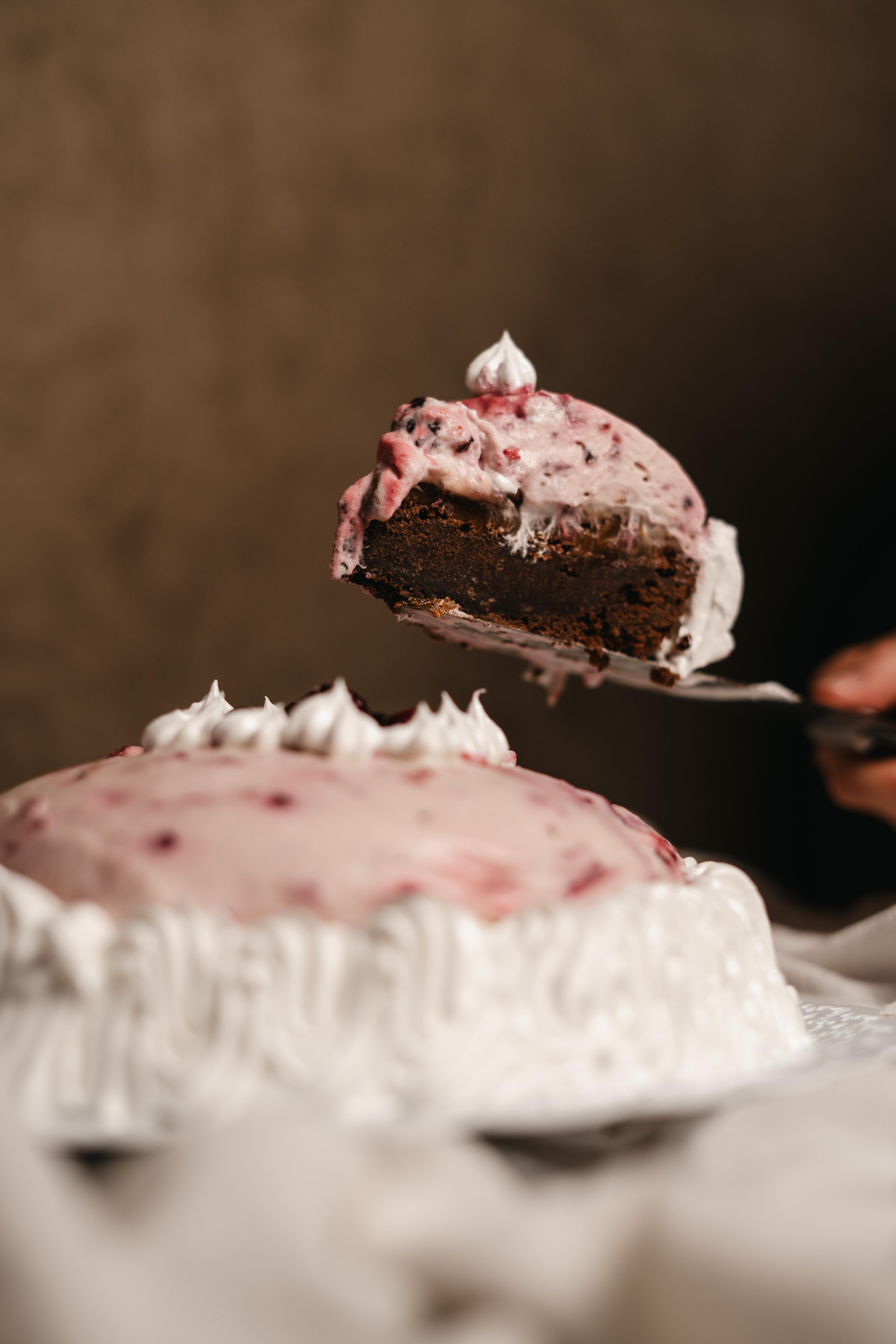 Brownie con mousse de frutos rojos